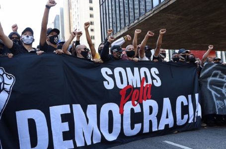 Movimentos sociais preparam mobilizações e atos pela democracia