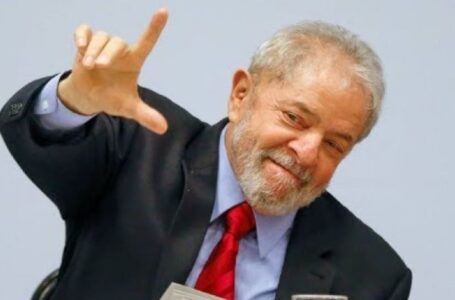 Lula promete corrigir injustiça contra assalariados e zerar Imposto de Renda para quem ganha até R$ 5 mil