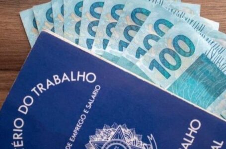 Importância da carteira assinada: 13º injeta mais de R$ 251 bi na economia