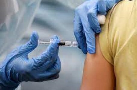 Covid-19: vacinação completa é importante para evitar aumento de casos no final do ano
