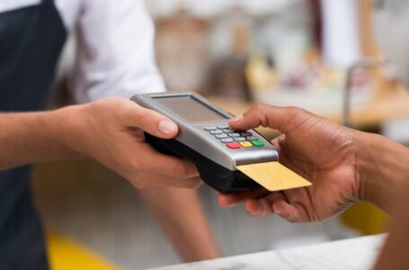 Com cartão da loja, consumidores gastam 20% a mais nos supermercados