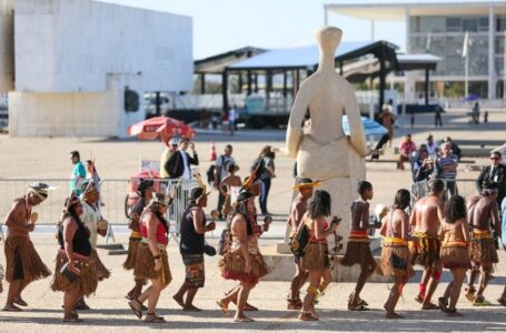 Indígenas celebram derrubada da tese do Marco Temporal pelo STF