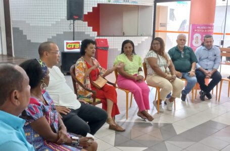 Rosa de Souza debate luta pela igualdade em roda de conversa