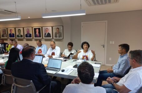 Bora pra luta: na 1ª reunião, patrões propõem acabar com Dia dos Comerciários